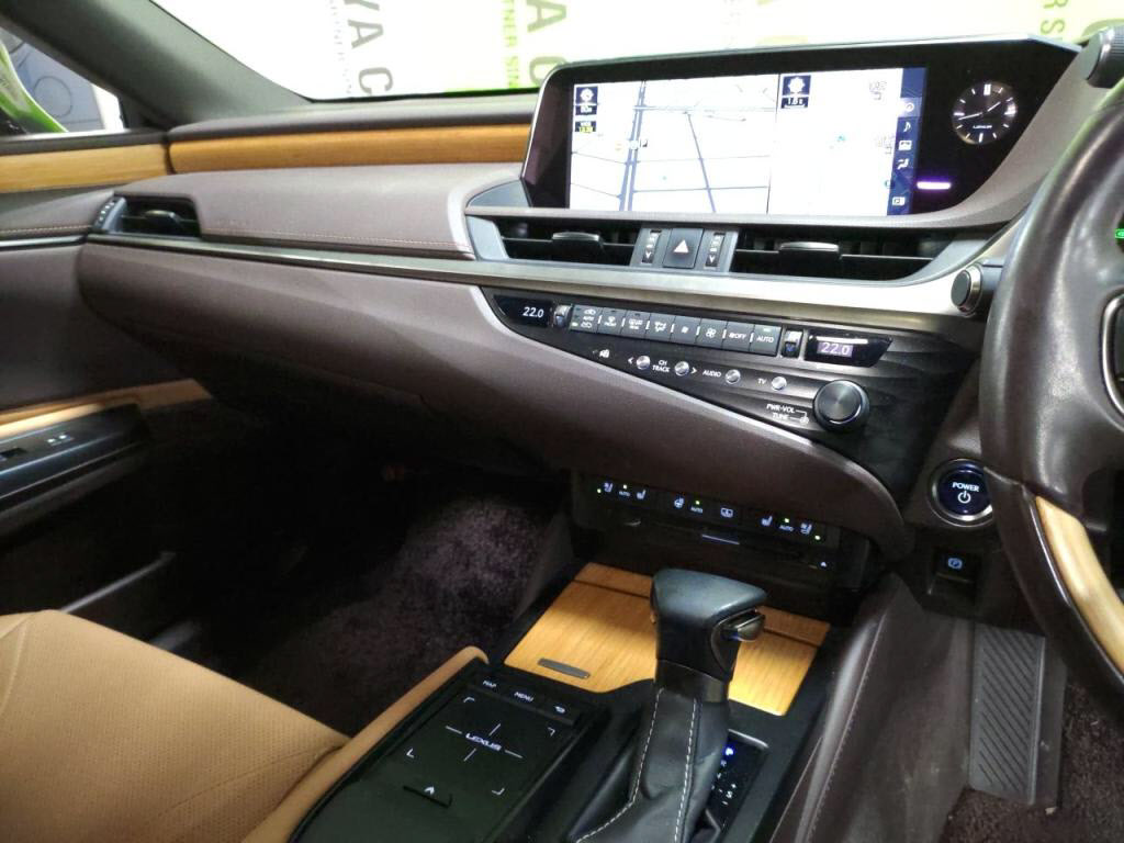 ＥＳＥＳ３００ｈバージョンＬの写真 15