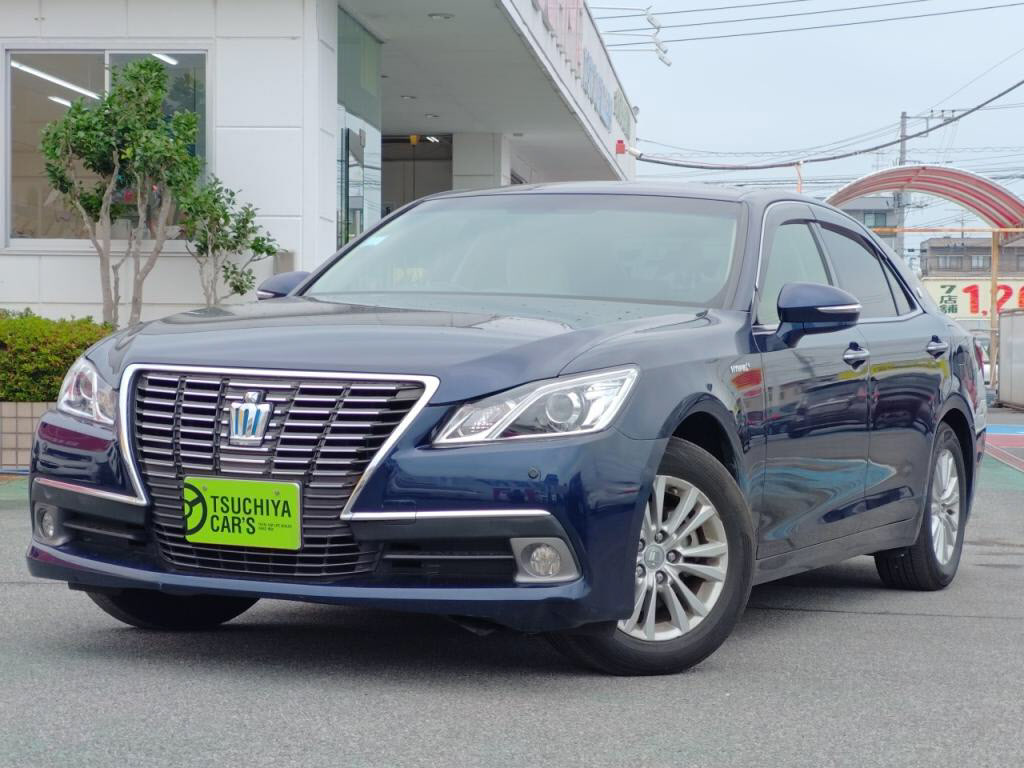 トヨタ　クラウンハイブリッド　ハイブリッドロイヤルサルーン