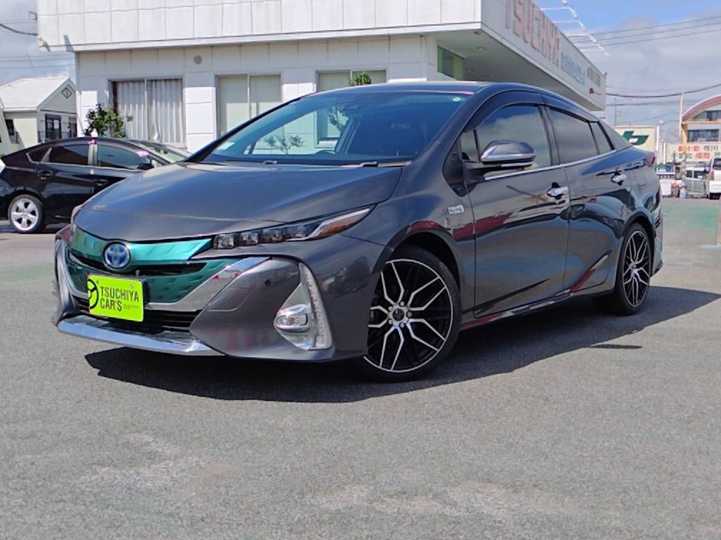 トヨタ　プリウスＰＨＥＶ　Ｓナビパッケージ