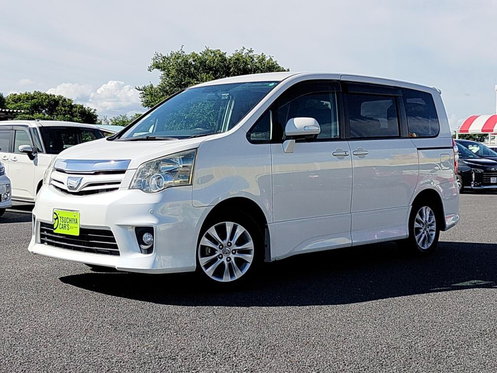 トヨタ　ノア　Ｓｉ