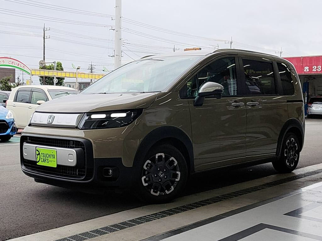 ホンダ　フリードハイブリッド　ｅＨＥＶクロスター
