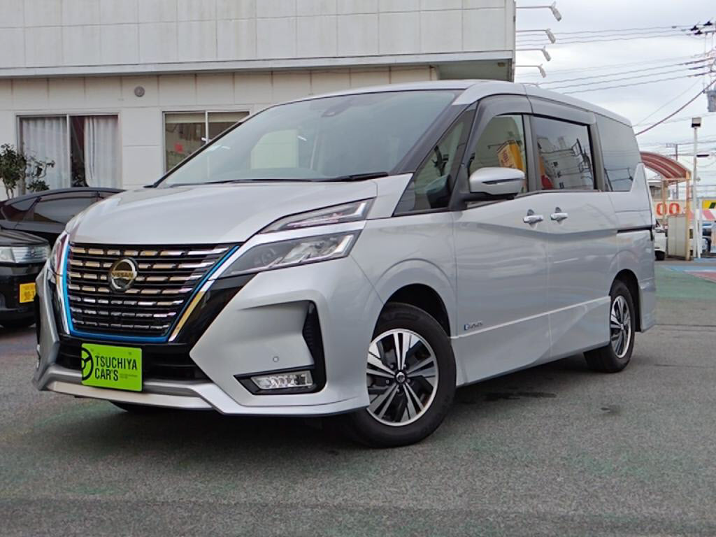 ニッサン　セレナｅパワー　ｅパワーハイウェイスターＶ