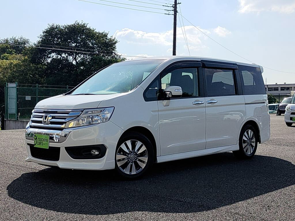 ホンダ　ステップワゴンスパーダ　スパーダＺ
