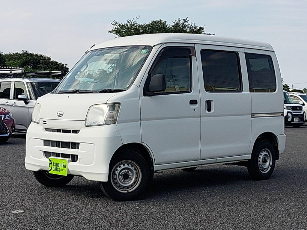 ダイハツ　ハイゼットカーゴ　デラックス