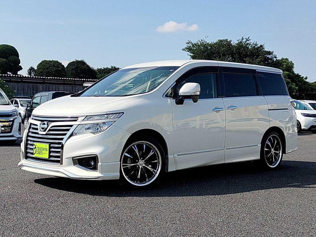 ニッサン　エルグランド　ハイウェイスタープレミアムアーバンクロム