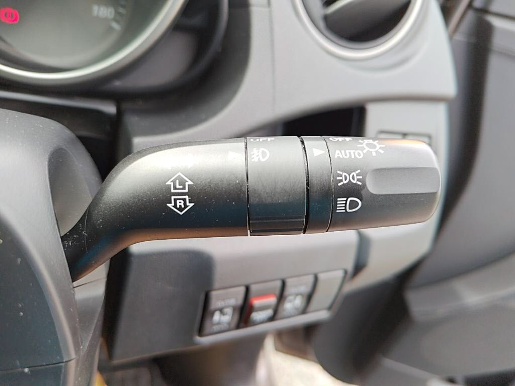 プレマシー２０Ｃ－スカイアクティブの写真 15