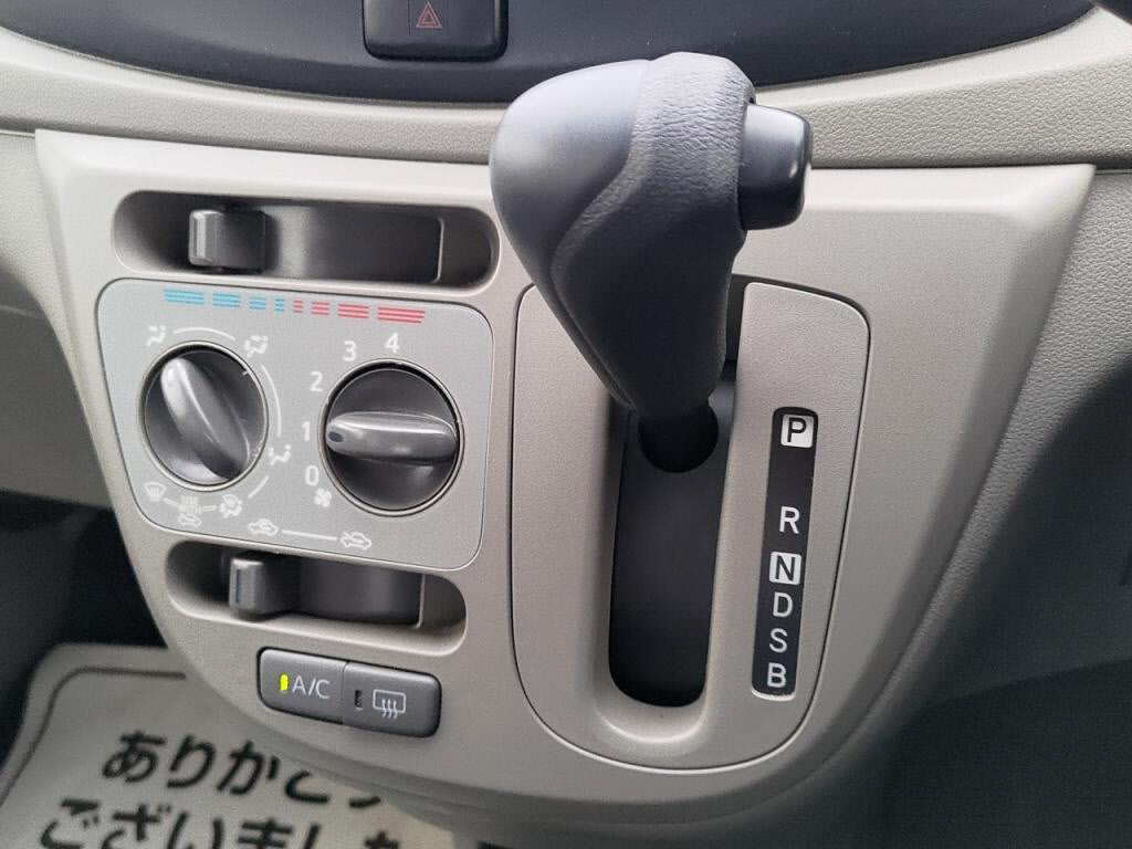 ミライースＬの写真 15