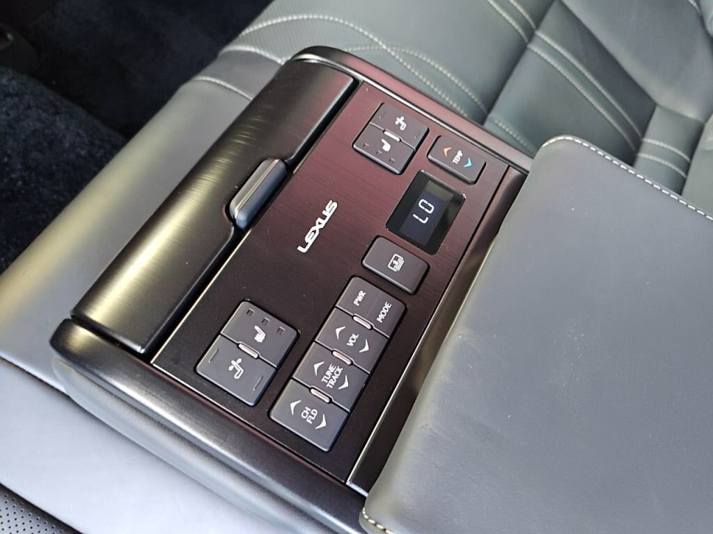 ＥＳＥＳ３００ｈバージョンＬの写真 24